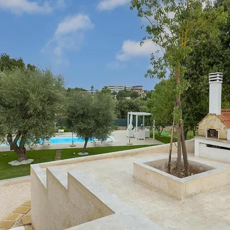 Near With Pool And Orchard Сasa de vacaciones Cisternino