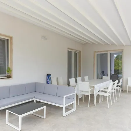 Vakantiehuis Near With Pool And Orchard Cisternino