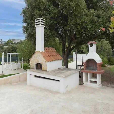 Near With Pool And Orchard Сasa de vacaciones Cisternino